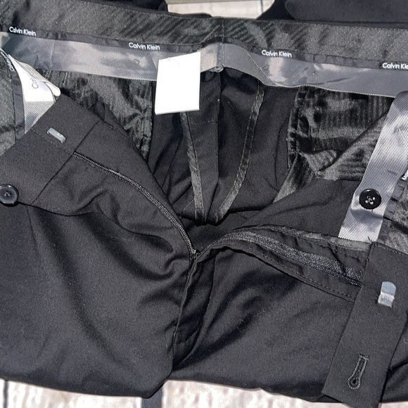 Calvin Klein dress pants 34w x 32L - Picture 4 of 5